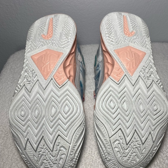 Rare Kyrie 8 Chinese New Year Photon Dust Size 10.5 - Picture 7 of 9